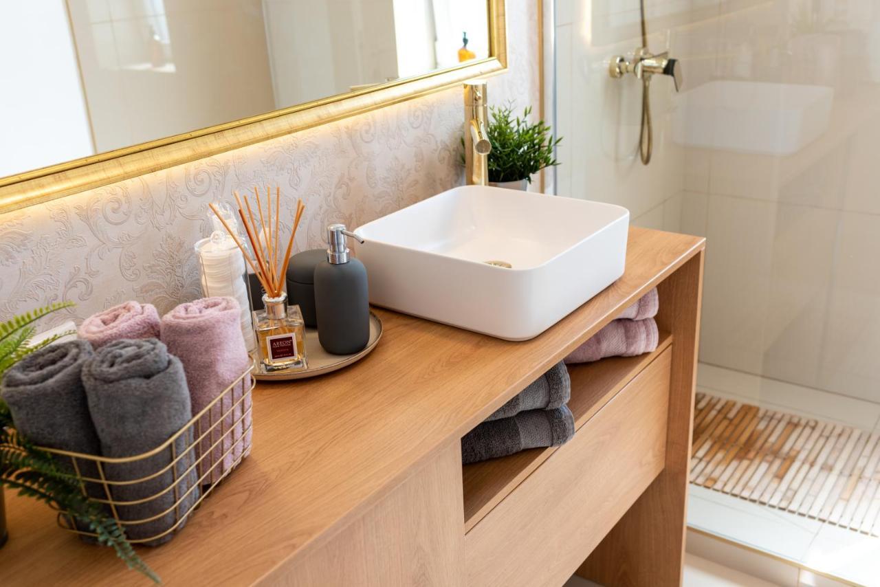 Thome Hoia Jacuzzi Cluj-Napoca Ngoại thất bức ảnh