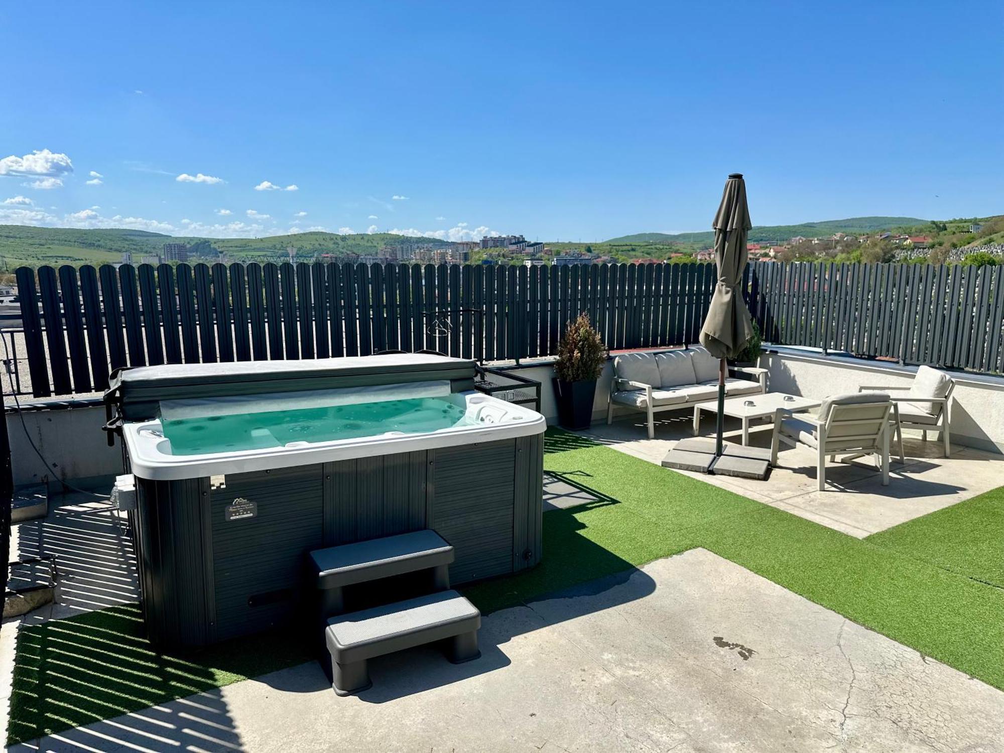 Thome Hoia Jacuzzi Cluj-Napoca Ngoại thất bức ảnh